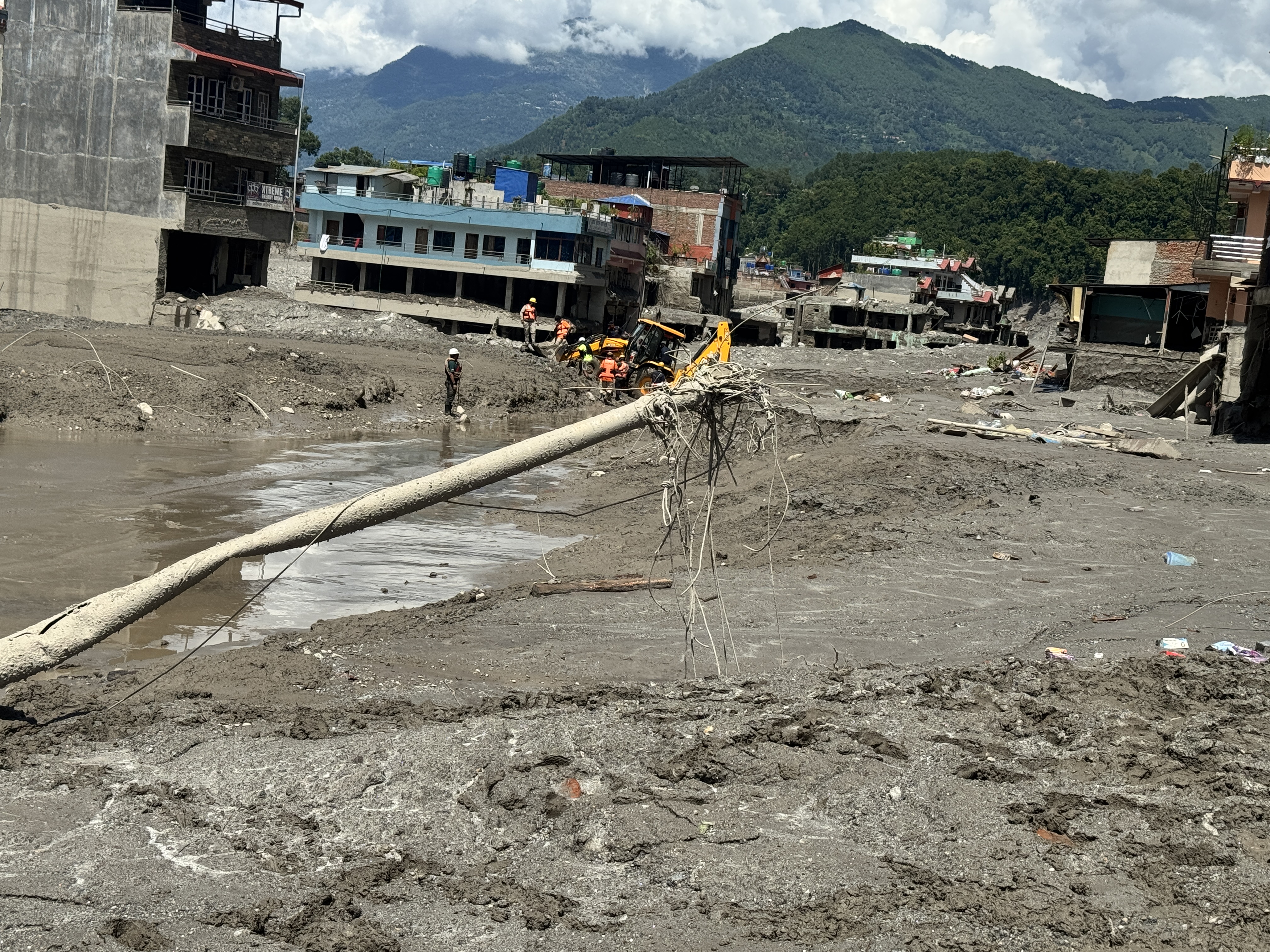 13 milljónir til Nepal: Minnst 107 börn hafa orðið viðskila við foreldra sína