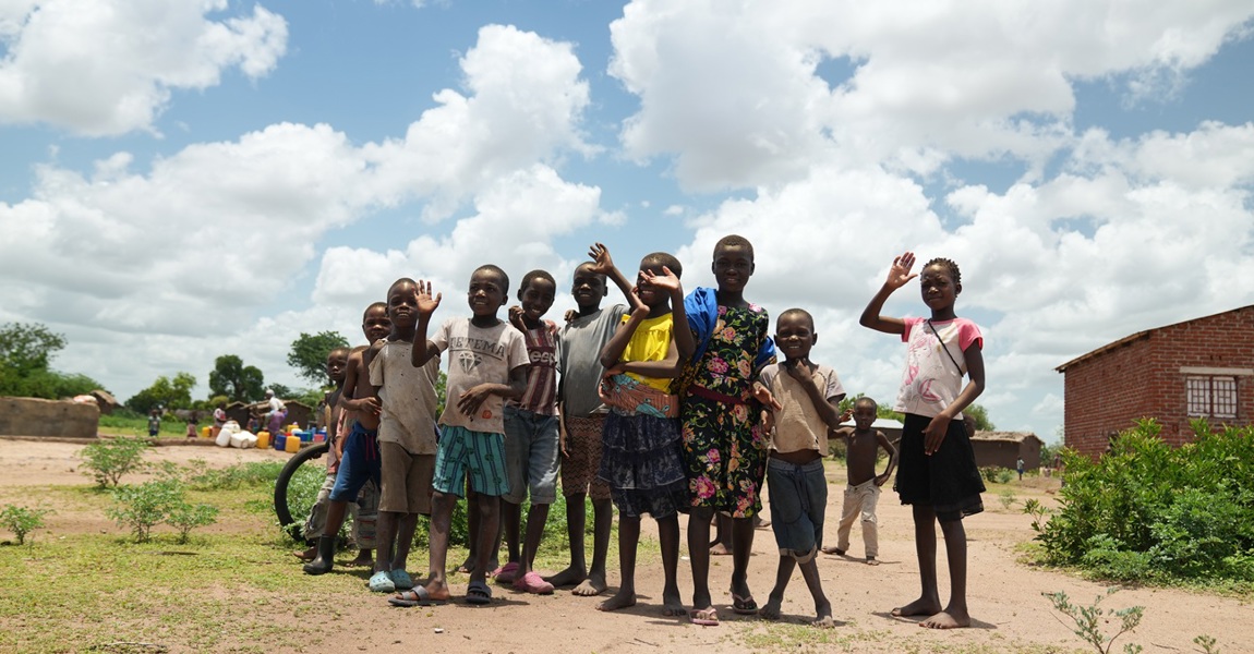 Skólasókn barna í Malaví hefur aukist um 227%