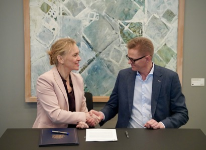 Utanríkisráðherra gerði rammasamning við SOS