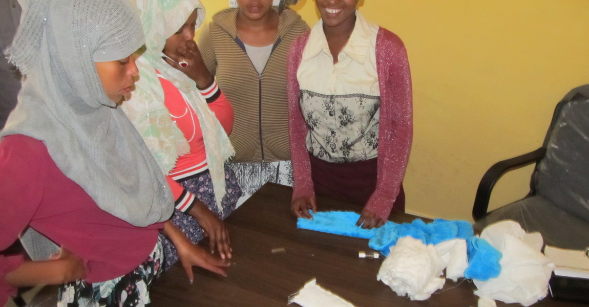 Svona gera þær heimagerð dömubindi