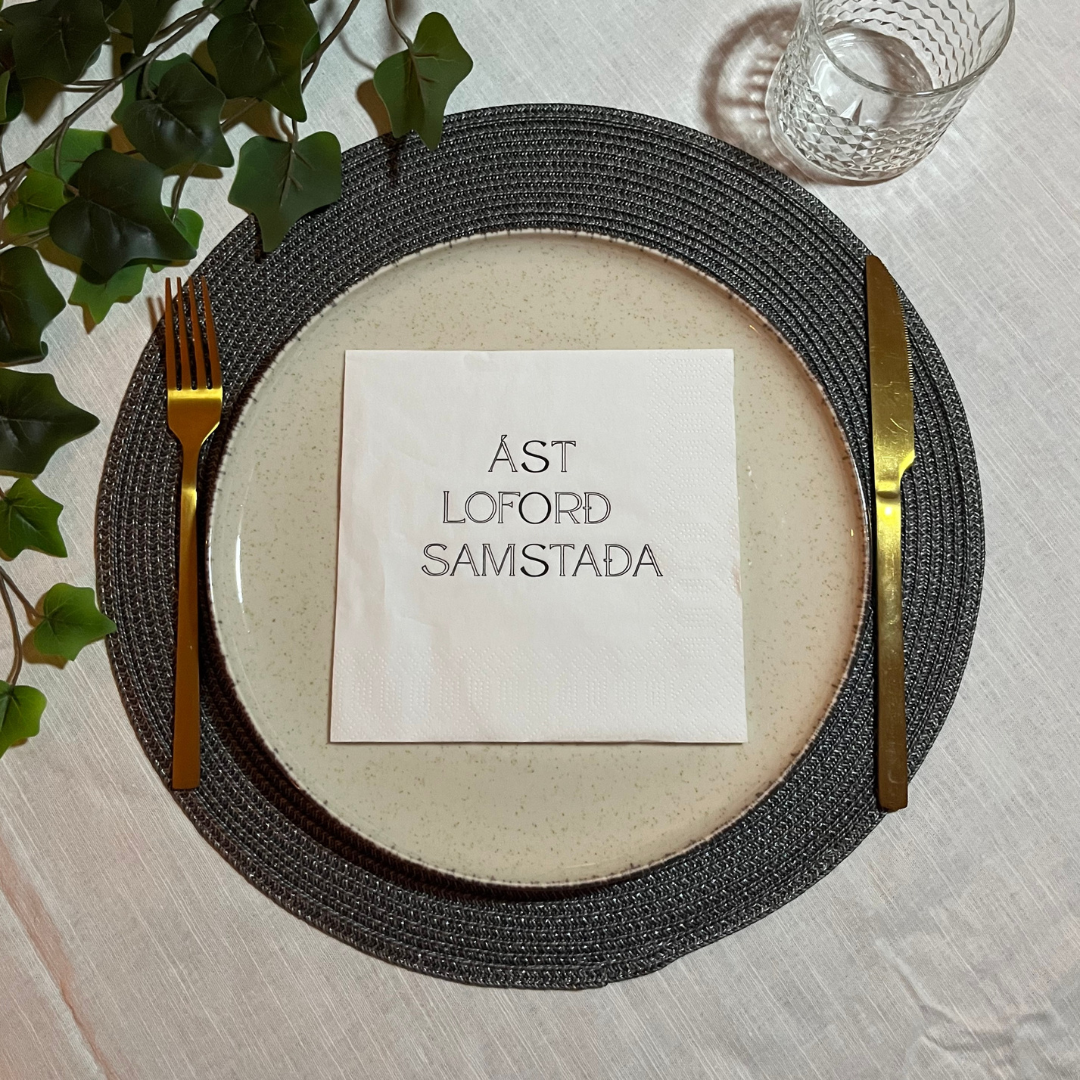 Servíettur hvítar/svart