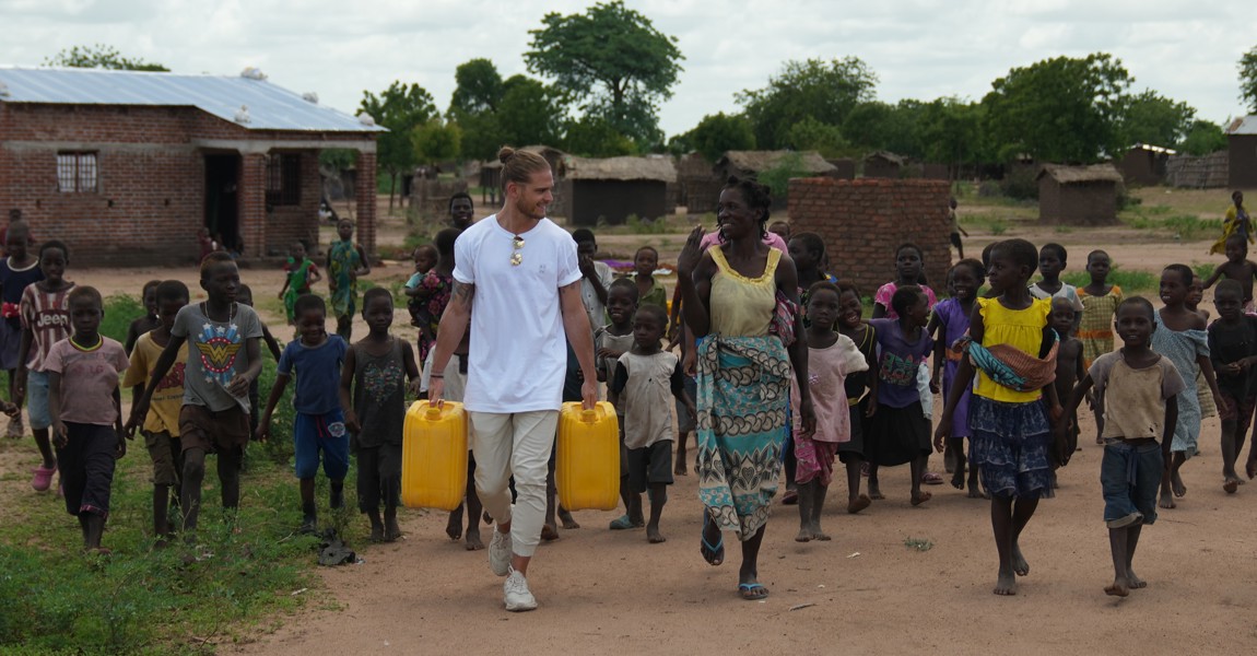 Rúrik heimsótti fjölskyldueflingu í Malaví