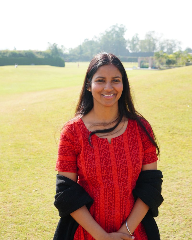 Ambika þakkar SOS móður sinni og uppeldi sínu í barnaþorpinu hversu gott líf hún á í dag.
