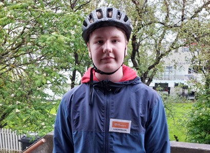Styrkir SOS Barnaþorpin með ágóða af sælgætissölu